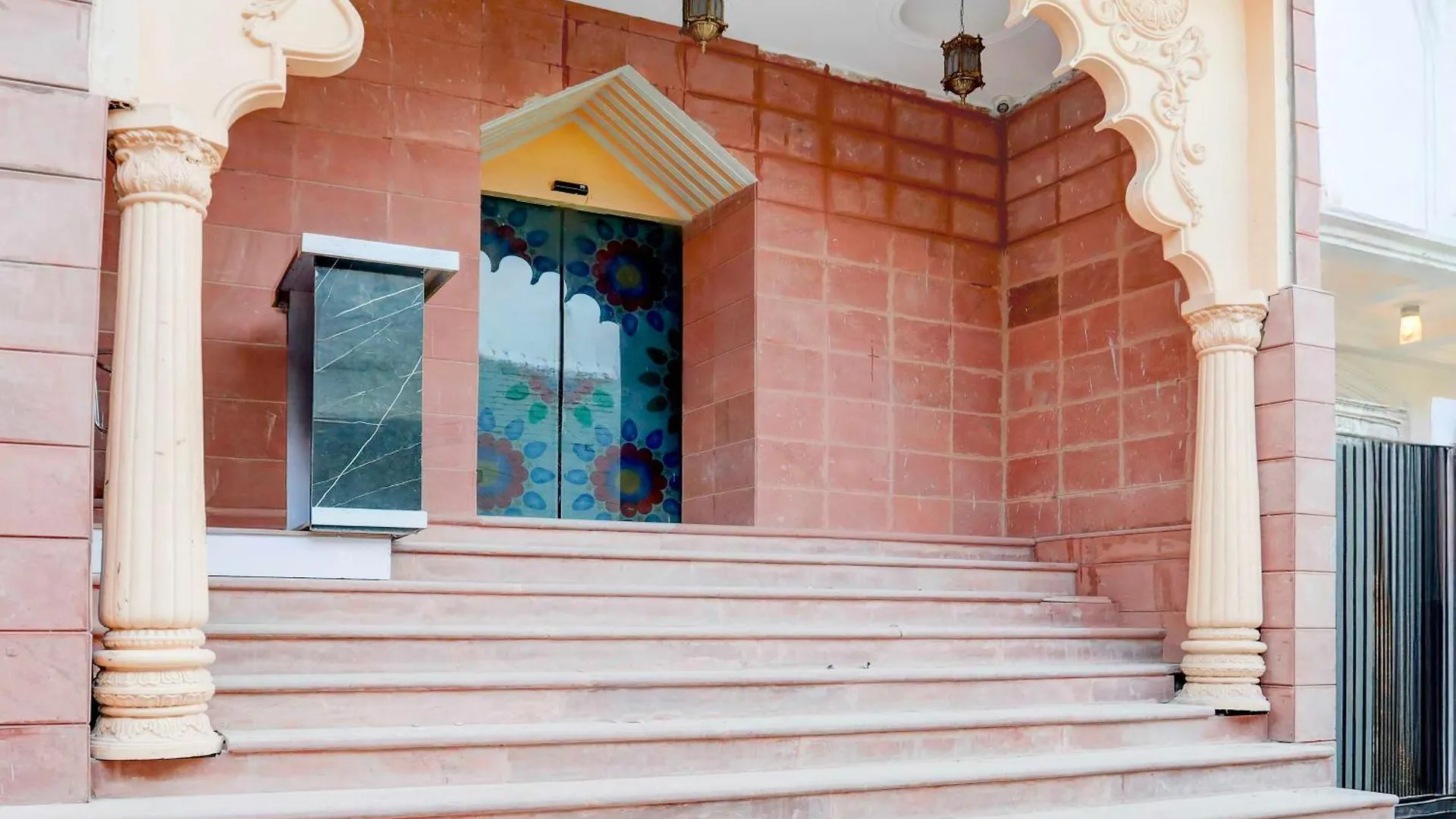 Hotel Townhouse Oak Heritage Varanasi Junction