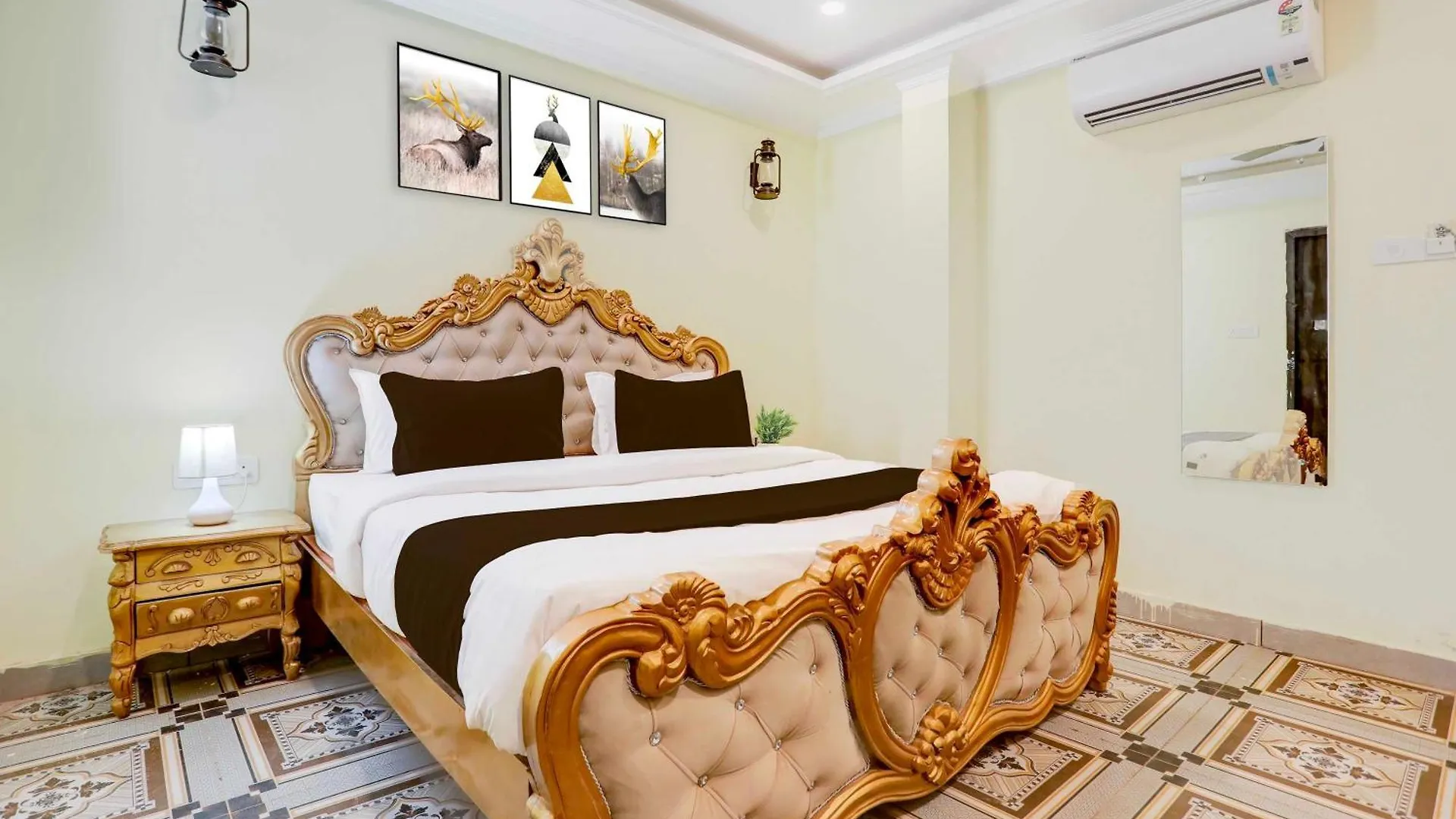 Townhouse Oak Heritage Varanasi Junction 4*,
