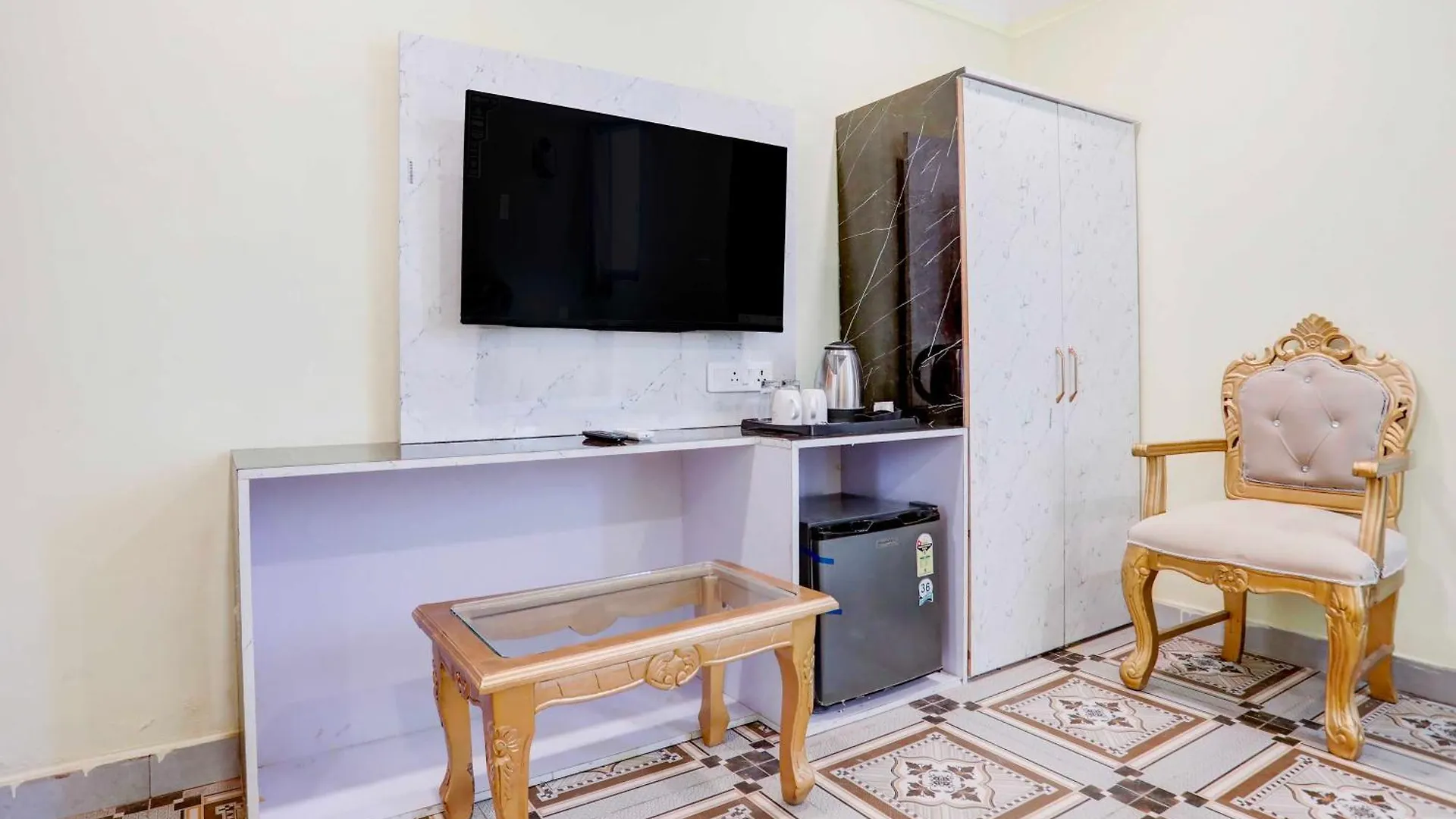 Townhouse Oak Heritage Varanasi Junction Hotel