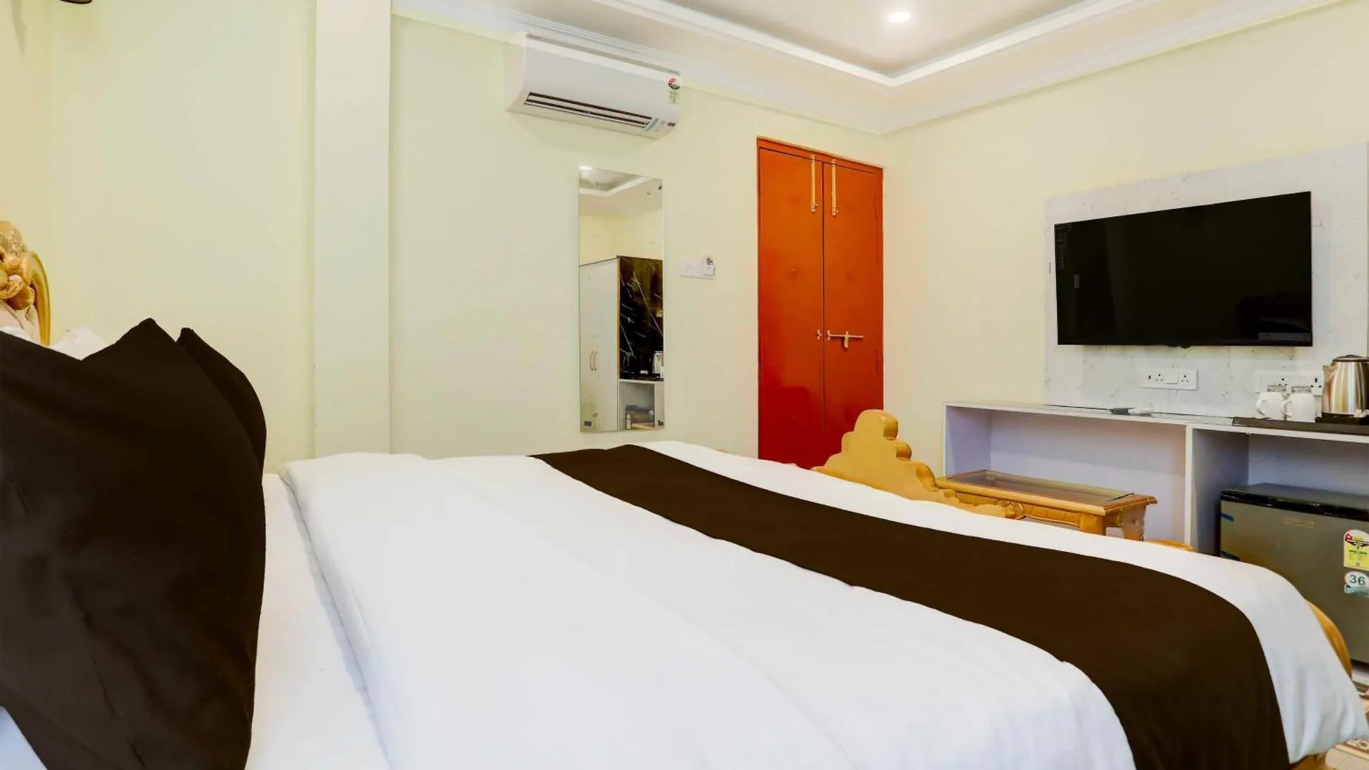 Townhouse Oak Heritage Varanasi Junction Hotel